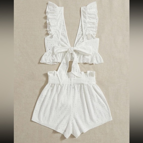 White eyelet embroidery ruffle top and shorts set - Picture 2 of 7